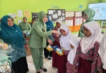 TP PKK Agam & Persit LVIII Kodim 0304/Agam Edukasi Personal Hygiene Siswa