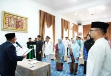 Bupati Eka Putra Rotasi Pejabat Pemkab Tanah Datar
