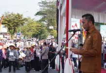 Ratusan Pelajar Padang Panjang Meriahkan HUT RI lewat Gerak Jalan