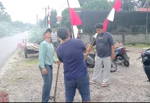 Warga Nagari Ophir Pasaman Barat Gencarkan Goro hingga Pemasangan Bendera
