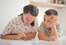 Jangan Cuma Suruh Menabung, Ajarkan Anak Mengatur Uangnya