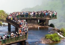 Overtourism, ketika Destinasi Wisata Terlalu Ramai