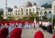 Wako Hendri lepas 150 lansia LLI ikut Studi Dakwah ke Solok