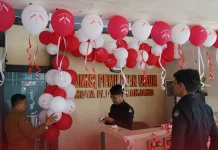 KPU Kota Padang Panjang hias kantor bernuansa merah putih sambut HUT ke-81 RI