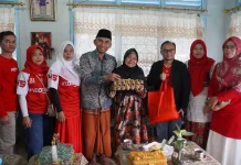 Sambut HUT ke-81 RI, Pemko Padang Panjang Salurkan Sembako ke Veteran