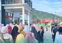 Kemenag Padang Panjang Gelar Upacara HUT ke-81 RI dengan Pakaian Adat