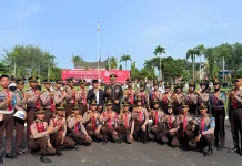 Siswa SMA Praja Nusantara Kibarkan Semangat Merah Putih di Istana Gubernur Sumbar
