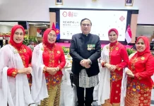 Merah Putih di Dada, Bundo Kanduang DKI Jakarta Hadiri Upacara HUT RI 81 di Singapura
