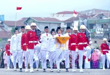 Paskibraka Padang Panjang Tuntaskan Tugas di Upacara Penurunan Bendera