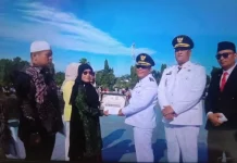 Pembag Pasaman barat Berika Sejumlah Penghargaan usai Upacara