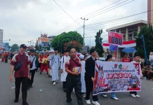 FKUB Bukittinggi Gaungkan Kerukunan dalam Pawai Alegoris HUT RI Ke 81
