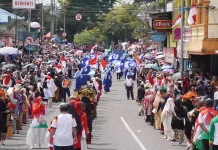 Pawai Alegoris HUT ke-81 RI padati Pasar Pusat Padang Panjang