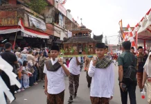 Kreasi Pelajar Warnai Pawai Alegoris HUT ke-81 RI di Padang Panjang