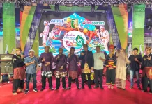 Saluang Kreasi Bukittinggi Meriahkan Festival Pacu Jalur Kuantan Singingi