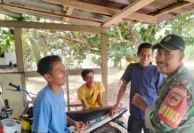 Babinsa Kapur IX Ajak Warga Jaga Keamanan Lingkungan