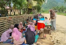 Makan Bersama Satgas dan Warga Buluh Kasok Harau