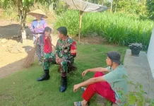 Babinsa Ajak Warga Buluah Kasok Tingkatkan Kewaspadaan