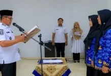 Bupati Pasaman Lantik Dua Pejabat Pengawas Kesehatan