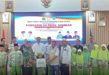 BAZNAS Kota Padang Panjang Salurkan Dana Infak untuk Dukung PORSADIN VII Sumbar