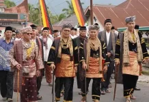 Pati Ambalau, "Tradisi Pengukuhan Adat Minangkabau"