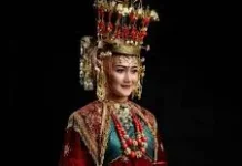 Suntiang Pisang Saparak Warisan Budaya Payakumbuh