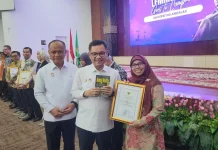 Lemhannas RI Beri Penghargaan, Rektor UIN Bukittinggi Bangga