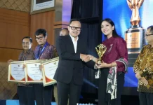 Dharmasraya Raih Terbaik I Anugerah Layanan Investasi 2026