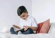 Menumbuhkan Kebiasaan Membaca sejak Anak Usia Dini