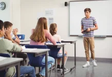 Mengatasi Rasa Gugup agar Lebih Percaya Diri saat Public Speaking