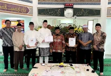 WNA Australia Bersyahadat, DPP DARAM Serahkan Sertifikat Mualaf