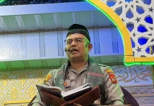 Siraman Qalbu Khutbah Jumat, Wakapolres Pessel Ajak Dakwah Keluarga