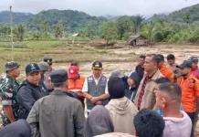 Wabup Pasaman Tinjau Korban Banjir Simpang Tonang