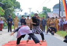 Wabup Pasaman Kukuhkan KAN Padang Gelugur 2026-2031