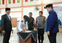 Sertijab Camat Lintau Buo Utara dan Lintau Buo, Wabup Ahmad Fadly Dorong Pelayanan P