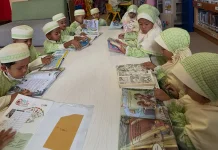 54 Siswa TK Jihad Padang Panjang Kunjungan Edukatif ke Perpustakaan Daerah