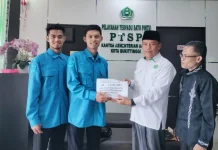 ZIS: Kemenag Bukittinggi Serahkan Rp13,5 Juta ke Baznas