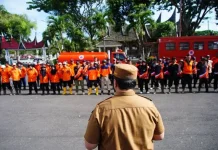 75 Relawan Tanah Datar Dilepas Bantu Penanganan Banjir Bandang di Kabupaten Solok