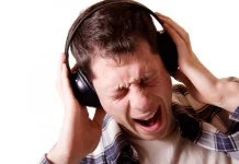 Bahaya Musik Keras lewat Headphone