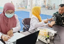 Bakti Sosial Kesehatan HUT TNI ke-81, Dandim 0304/Agam Ikut Donor Darah