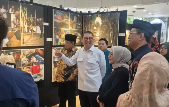 Rendang untuk Sumatera dan Etnofotografi Islam Dibuka Menbud  di UI