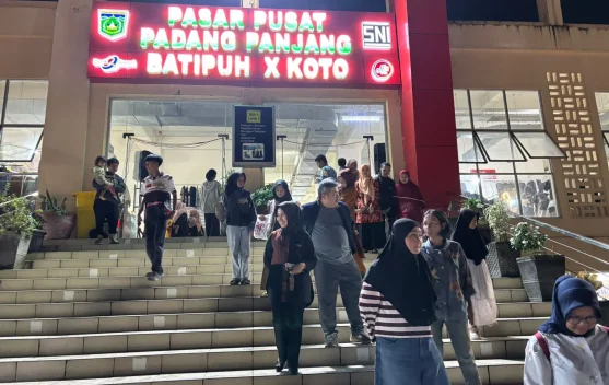 Ketua TP-PKK Padang Panjang Tinjau Pasar Pusat jelang Idulfitri