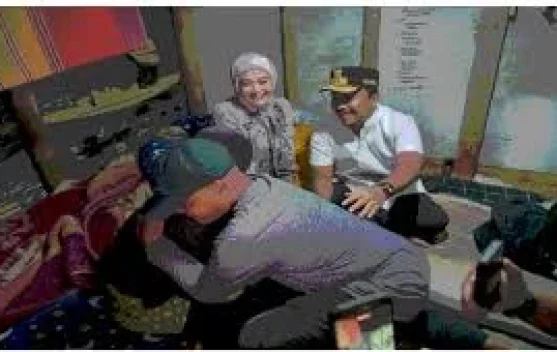 Safari Ramadan Tanah Datar, Wagub Vasko Salurkan Bantuan Warga Paninjauan X Koto