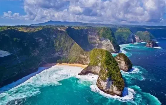 Destinasi Wisata yang Cocok Dikunjungi saat Musim Kemarau di Indonesia