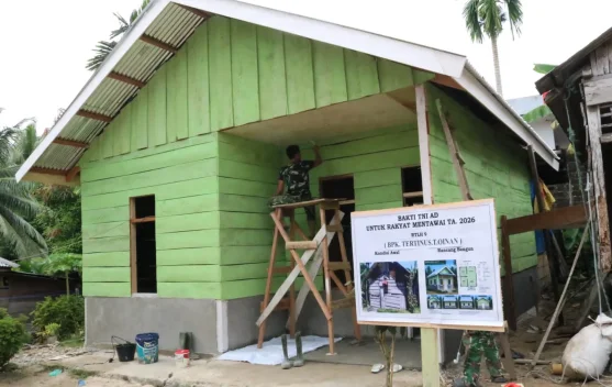 Satgas Karya Bakti TNI AD Percepat Penyelesaian RTLH Warga Mentawai