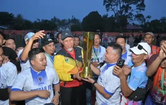 Gubernur Sumbar Ingin Turnamen Sepak Bola Wilayah Digencarkan