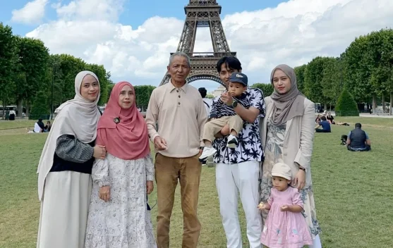 Air Mata Wartawan Senior Bukittinggi Hafnipon Berbuah Tiga Anak Luar Biasa