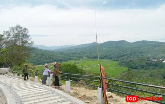 Mengenal Bukik Ponggang, Destinasi Wisata Alam di Sijunjung