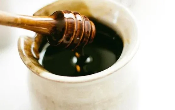 Manfaat Madu Hitam Sebagai Bahan Alami Penunjang Kesehatan