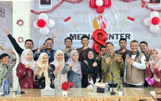 Khikmat, Bawaslu Padang Panjang Syukuran HUT ke-8 Bawaslu RI
