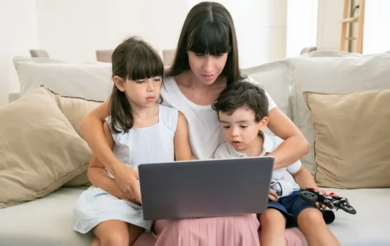 Anak dan Gadget, Kapan Harus Dibatasi dan Bagaimana Caranya?